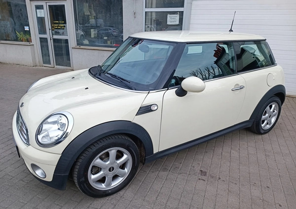 MINI Cooper cena 19900 przebieg: 149324, rok produkcji 2007 z Pyrzyce małe 326